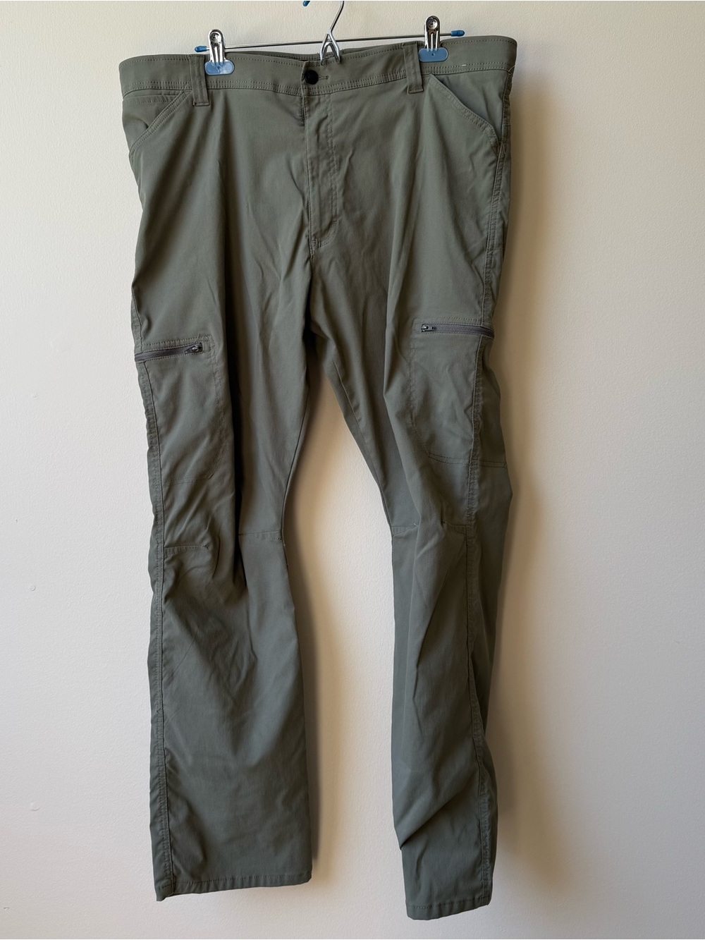 Wrangler Olive Cargo Pants with Zip Thigh Pockets